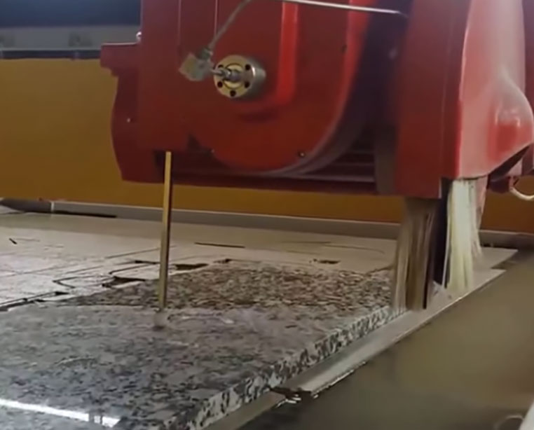 Breton COMBI SAWJET CUTTING MARBLE